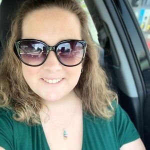 Meet your Posher, Melissa